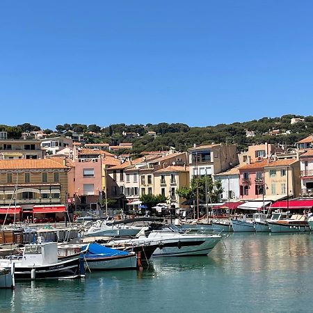 appartement cosy à 10 mètres du port de Cassis Esterno foto