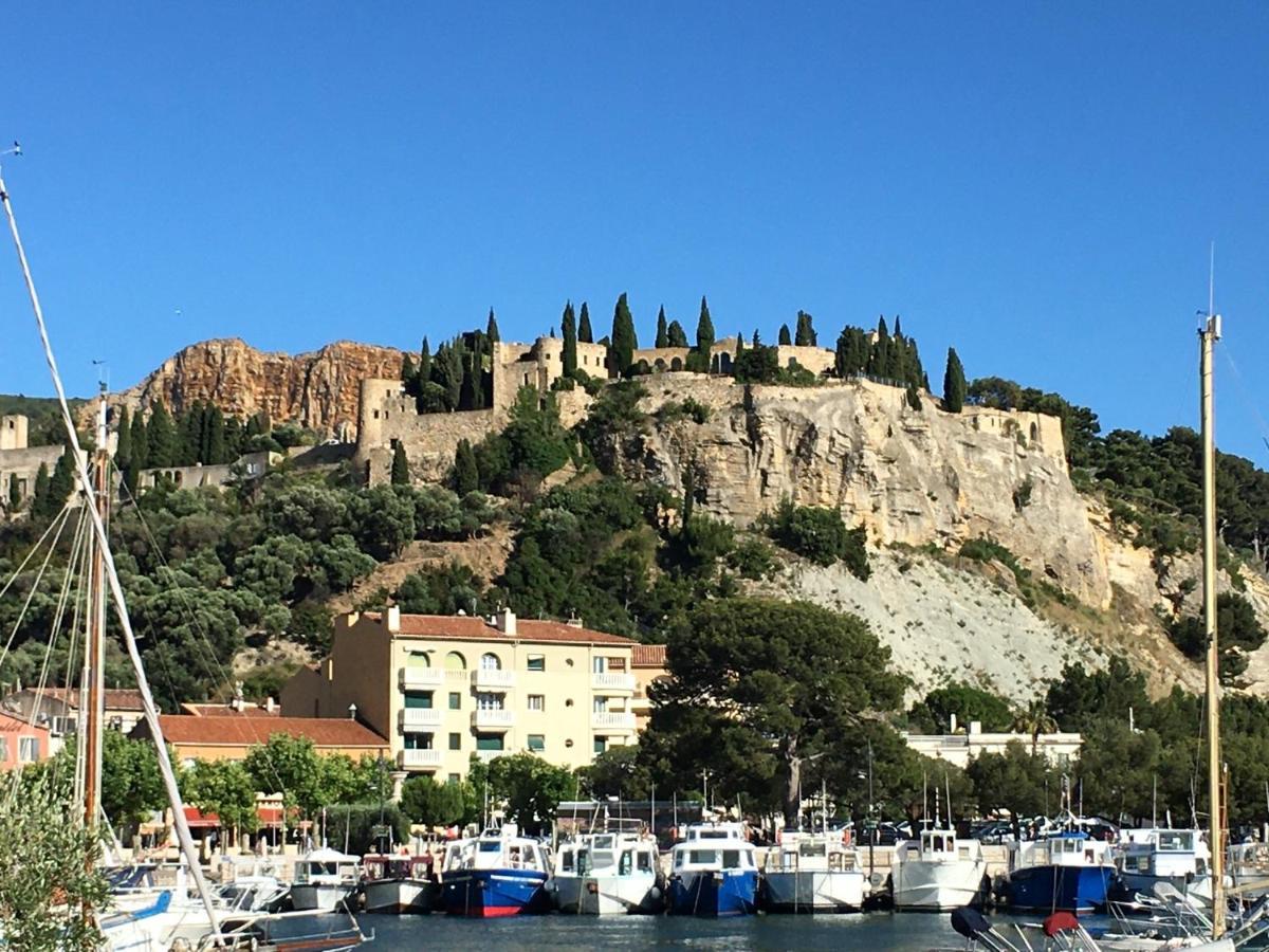 appartement cosy à 10 mètres du port de Cassis Esterno foto
