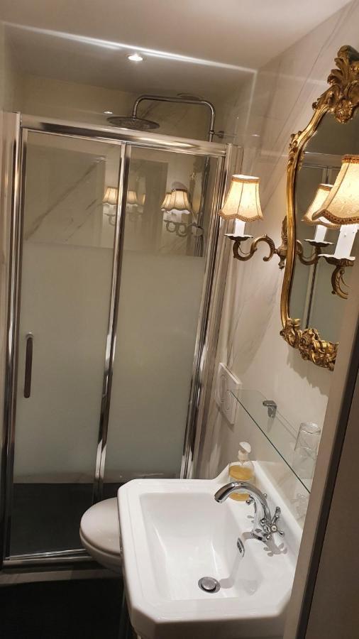 appartement cosy à 10 mètres du port de Cassis Esterno foto